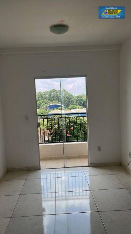 Apartamento à venda com 2 quartos, 58m² - Foto 2