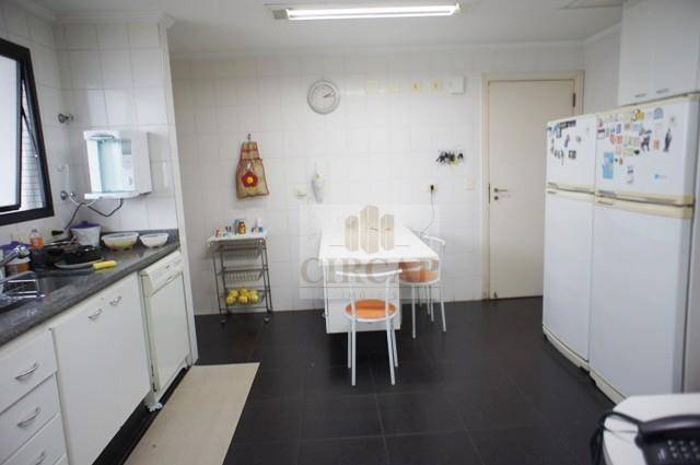 Apartamento à venda com 4 quartos, 265m² - Foto 8