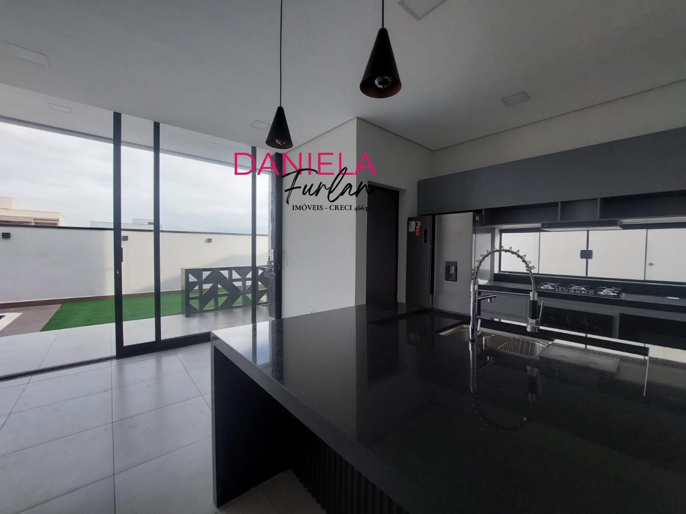 Casa de Condomínio à venda com 3 quartos, 180m² - Foto 1