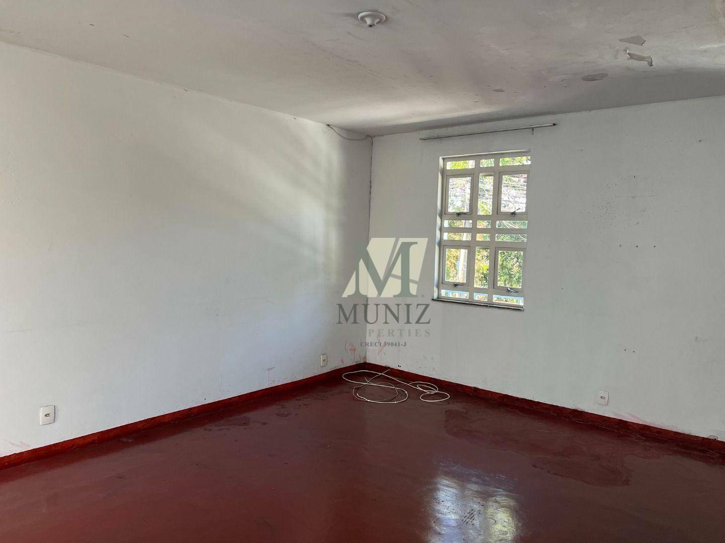 Casa à venda com 4 quartos, 230m² - Foto 9