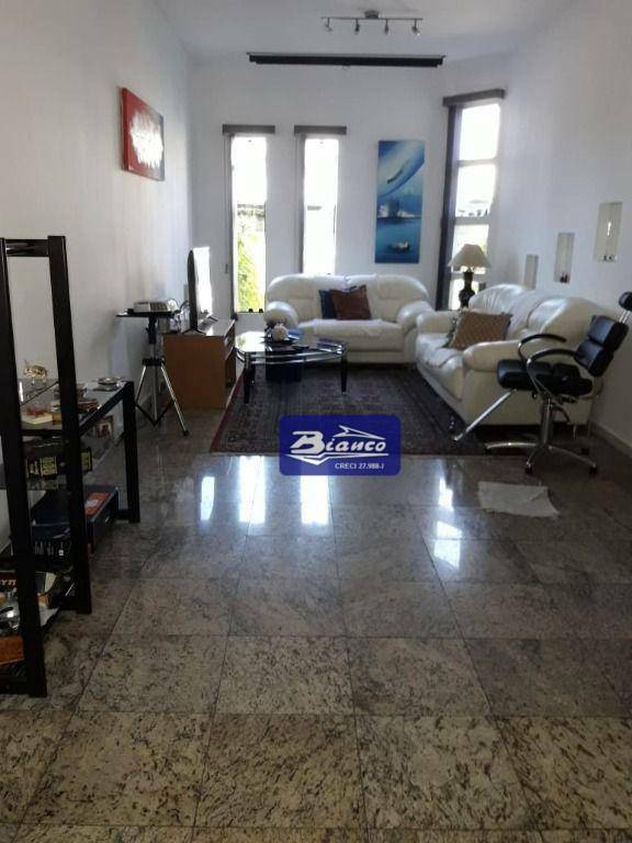 Sobrado à venda com 4 quartos, 220m² - Foto 1