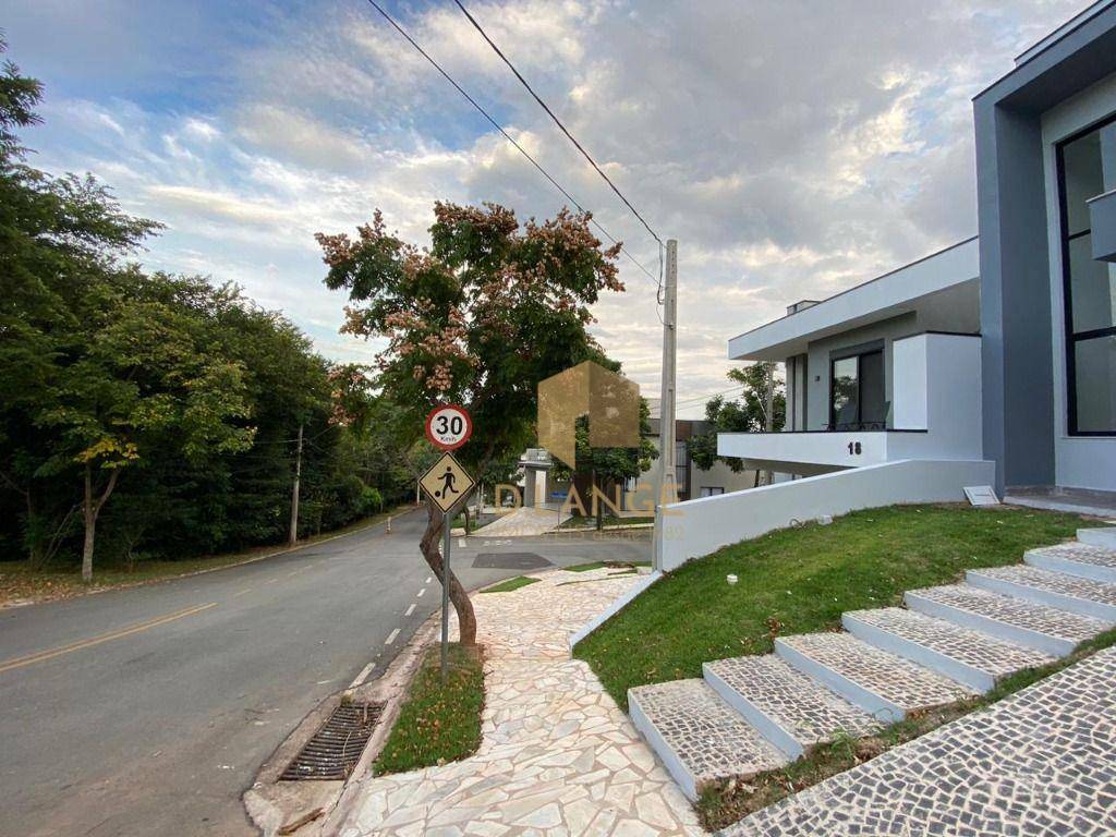 Casa de Condomínio à venda com 3 quartos, 215m² - Foto 2