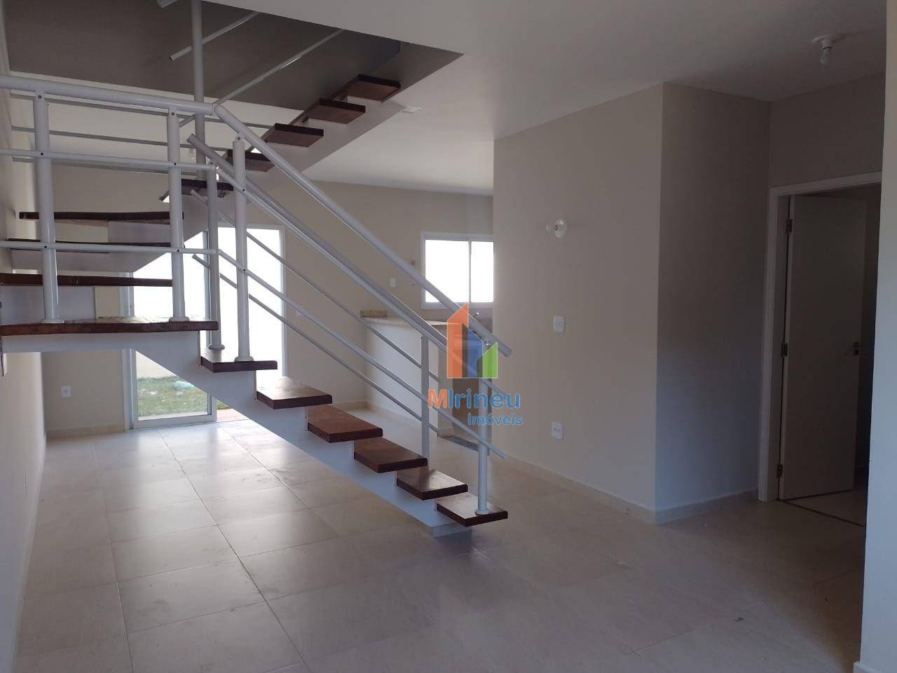 Casa de Condomínio à venda com 3 quartos, 115m² - Foto 2