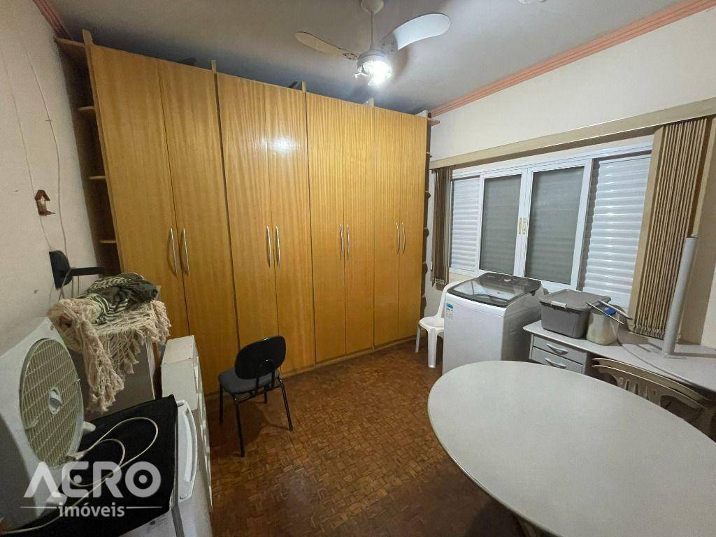 Casa, 3 quartos, 244 m² - Foto 4