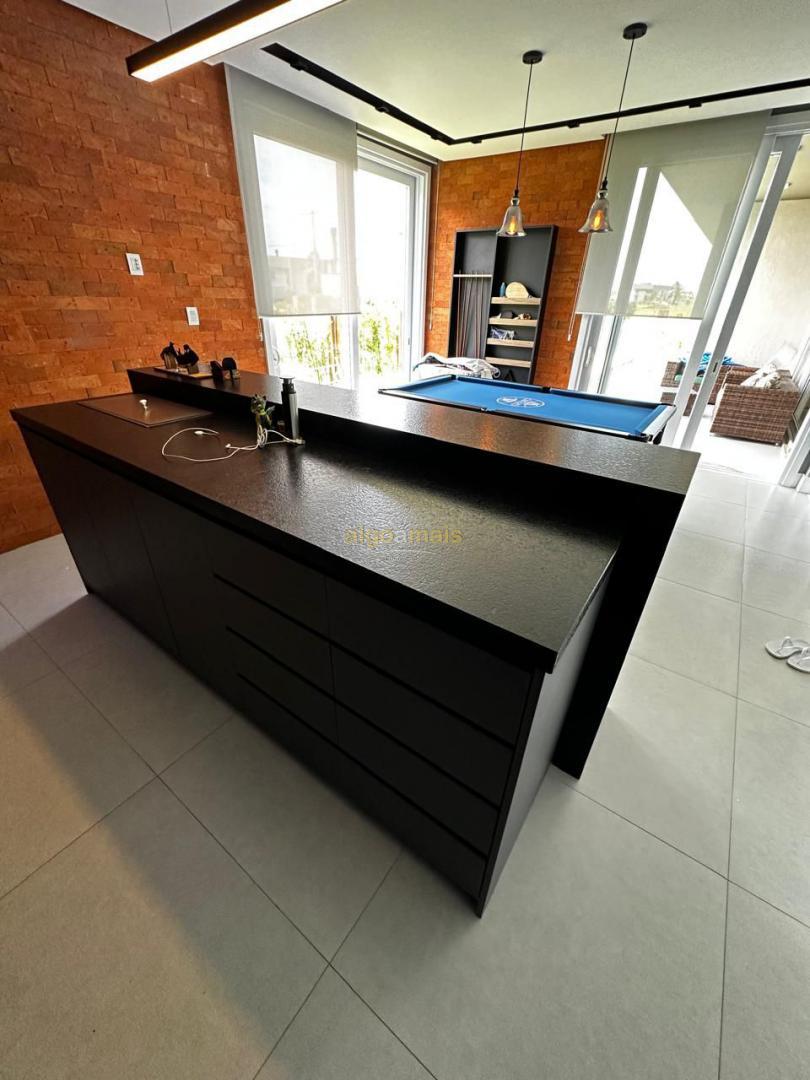 Casa de Condomínio à venda com 4 quartos, 243m² - Foto 17