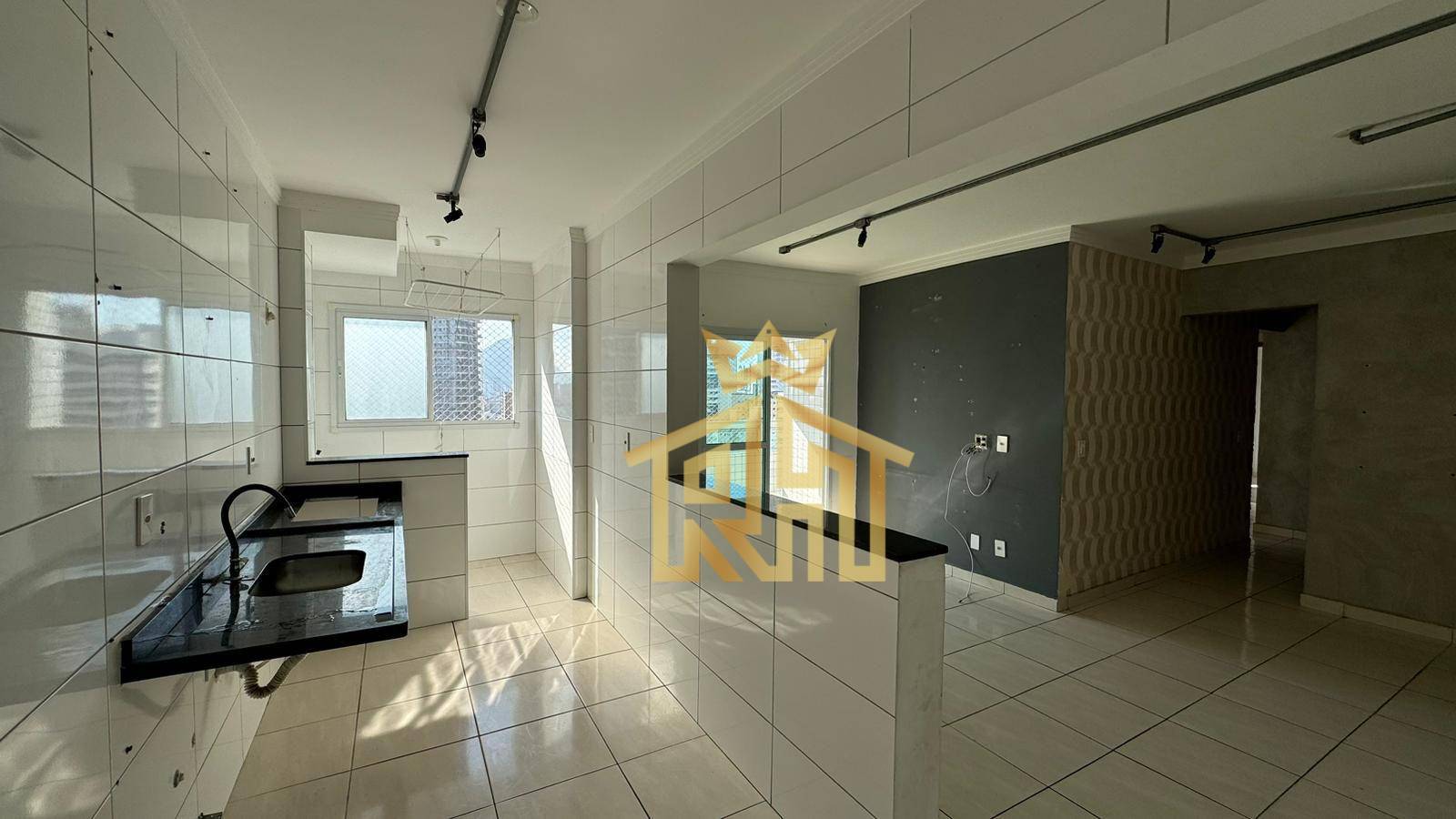 Apartamento à venda com 2 quartos, 78m² - Foto 2