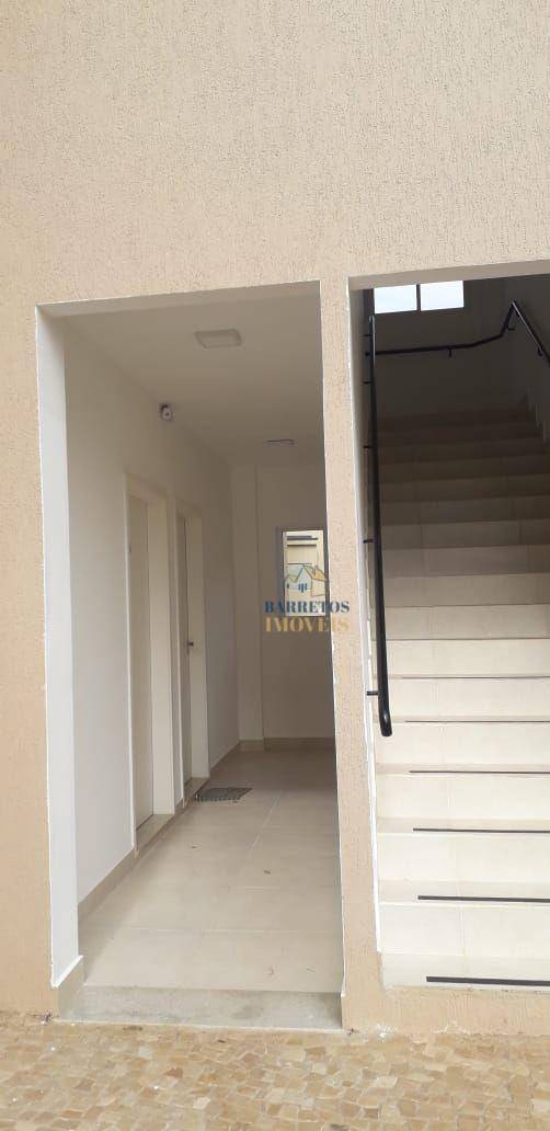 Apartamento para alugar com 2 quartos, 55m² - Foto 4