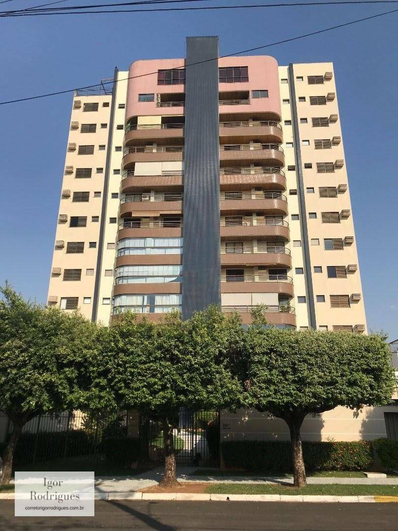 Apartamento à venda com 3 quartos, 136m² - Foto 1