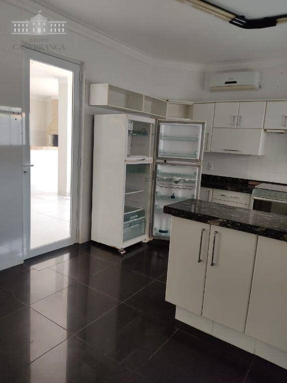 Casa de Condomínio para alugar com 3 quartos, 263m² - Foto 11