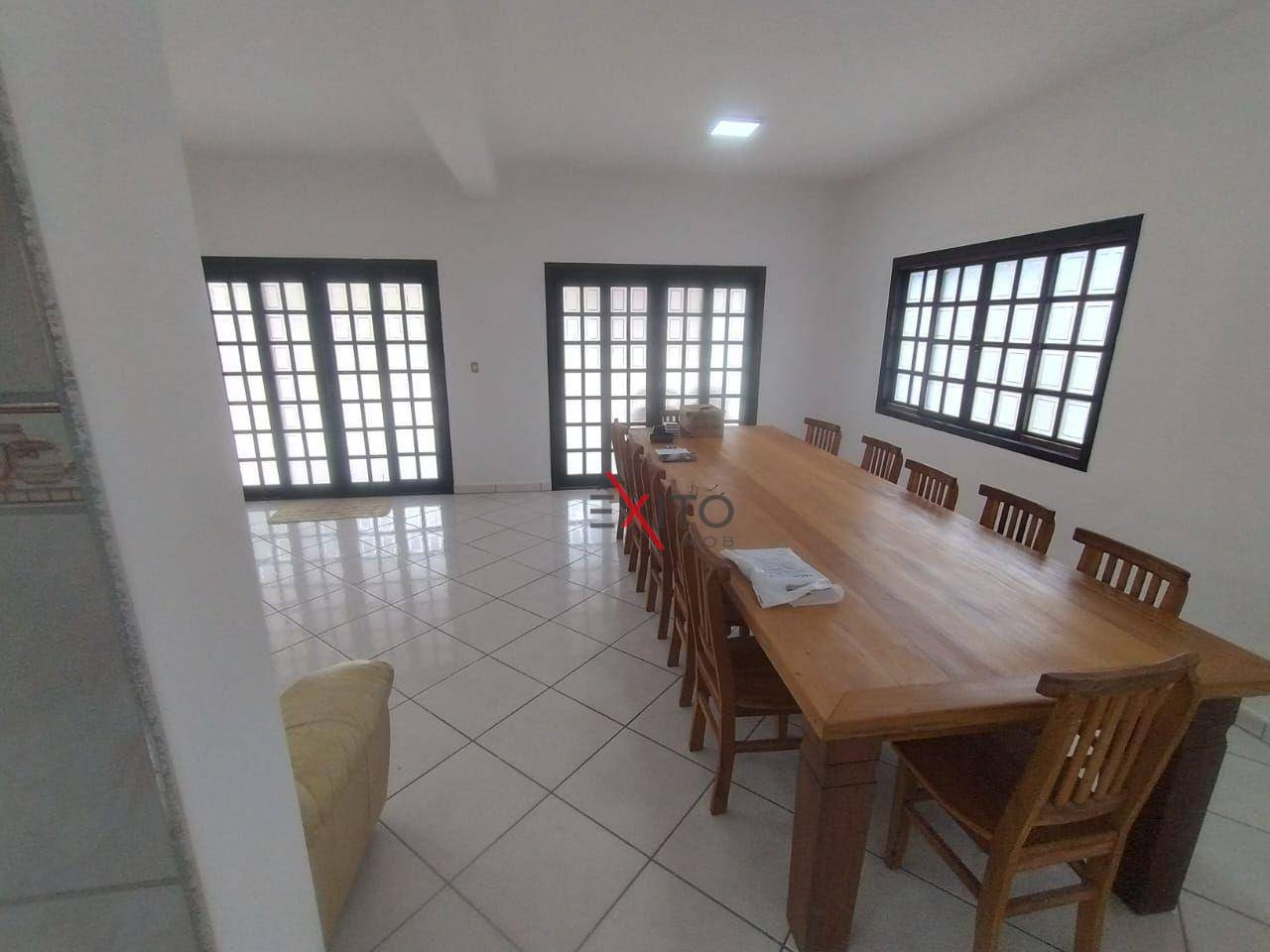 Casa à venda com 3 quartos, 150m² - Foto 12