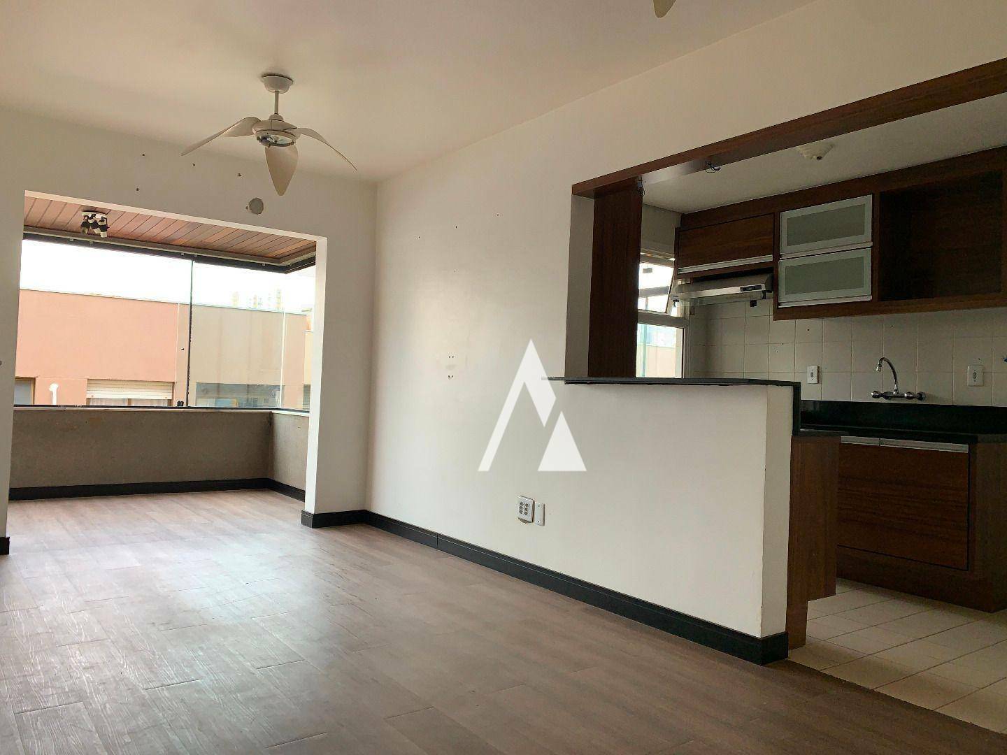 Apartamento à venda com 2 quartos, 72m² - Foto 11