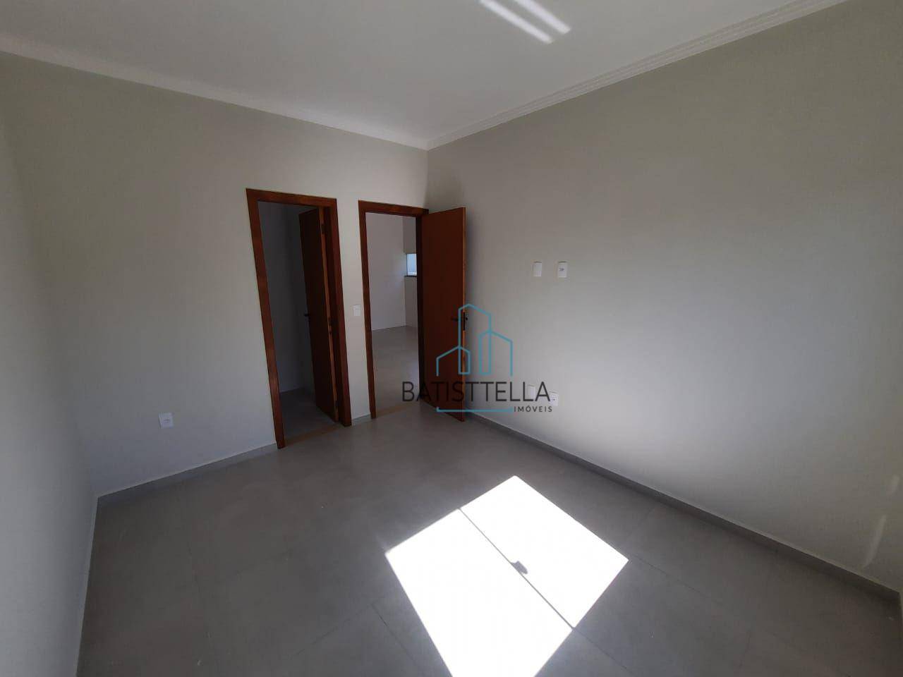 Casa à venda com 2 quartos, 60m² - Foto 9