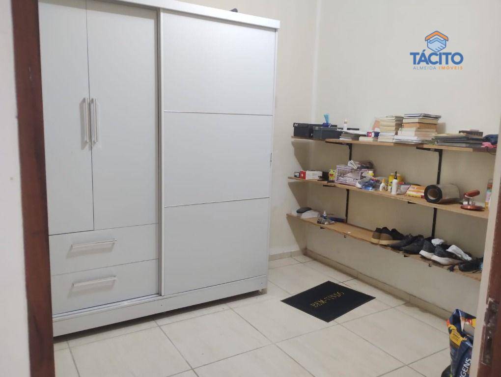 Casa à venda com 2 quartos, 76m² - Foto 4