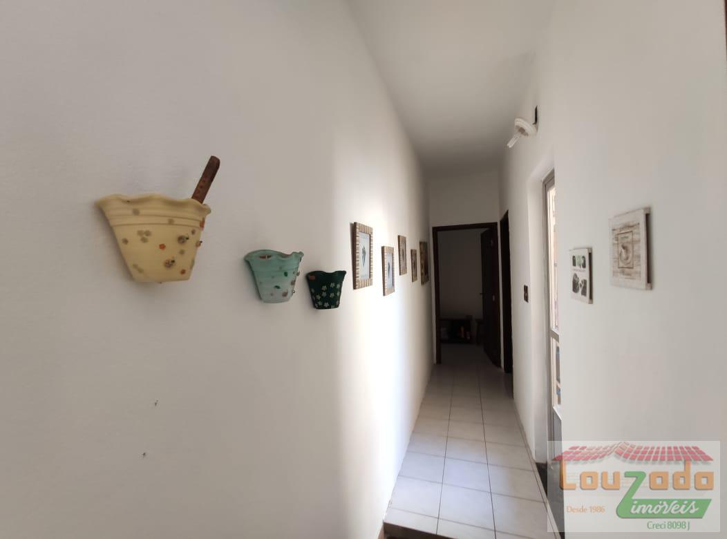 Casa à venda com 3 quartos, 250m² - Foto 10