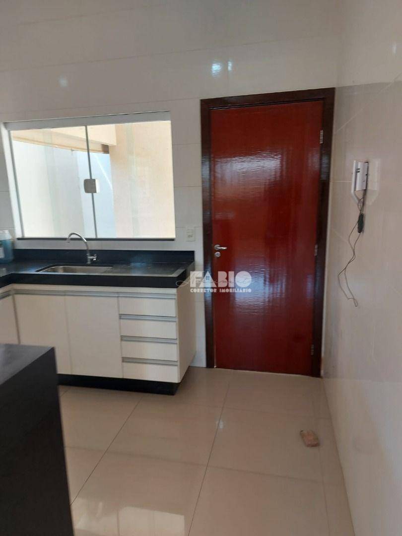 Casa à venda com 3 quartos, 120m² - Foto 17