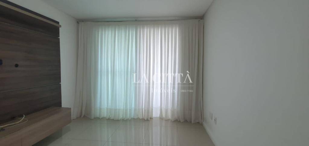 Apartamento para alugar com 2 quartos, 75m² - Foto 9