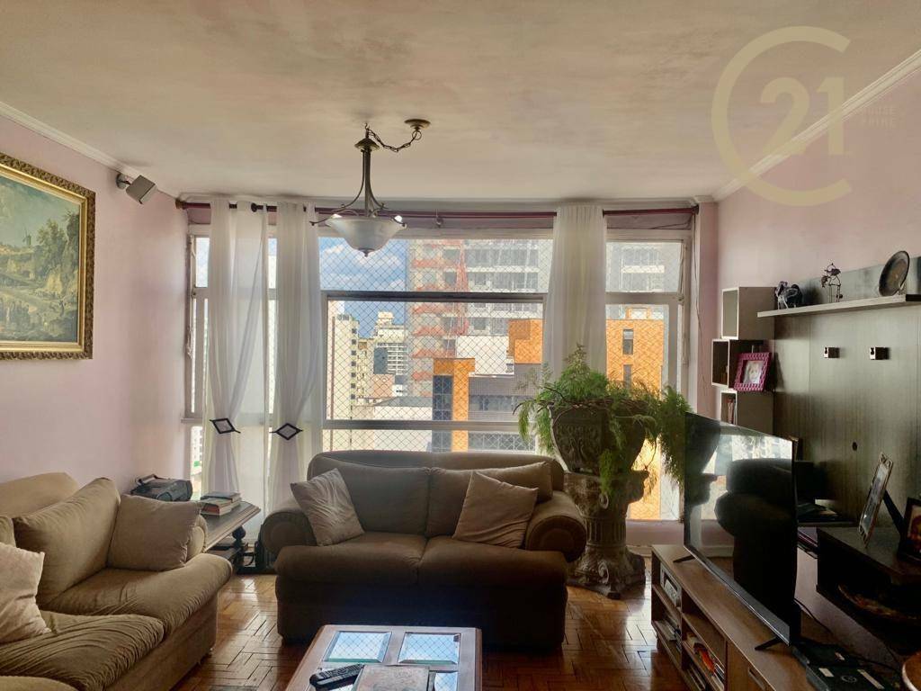 Apartamento à venda com 3 quartos, 140m² - Foto 4