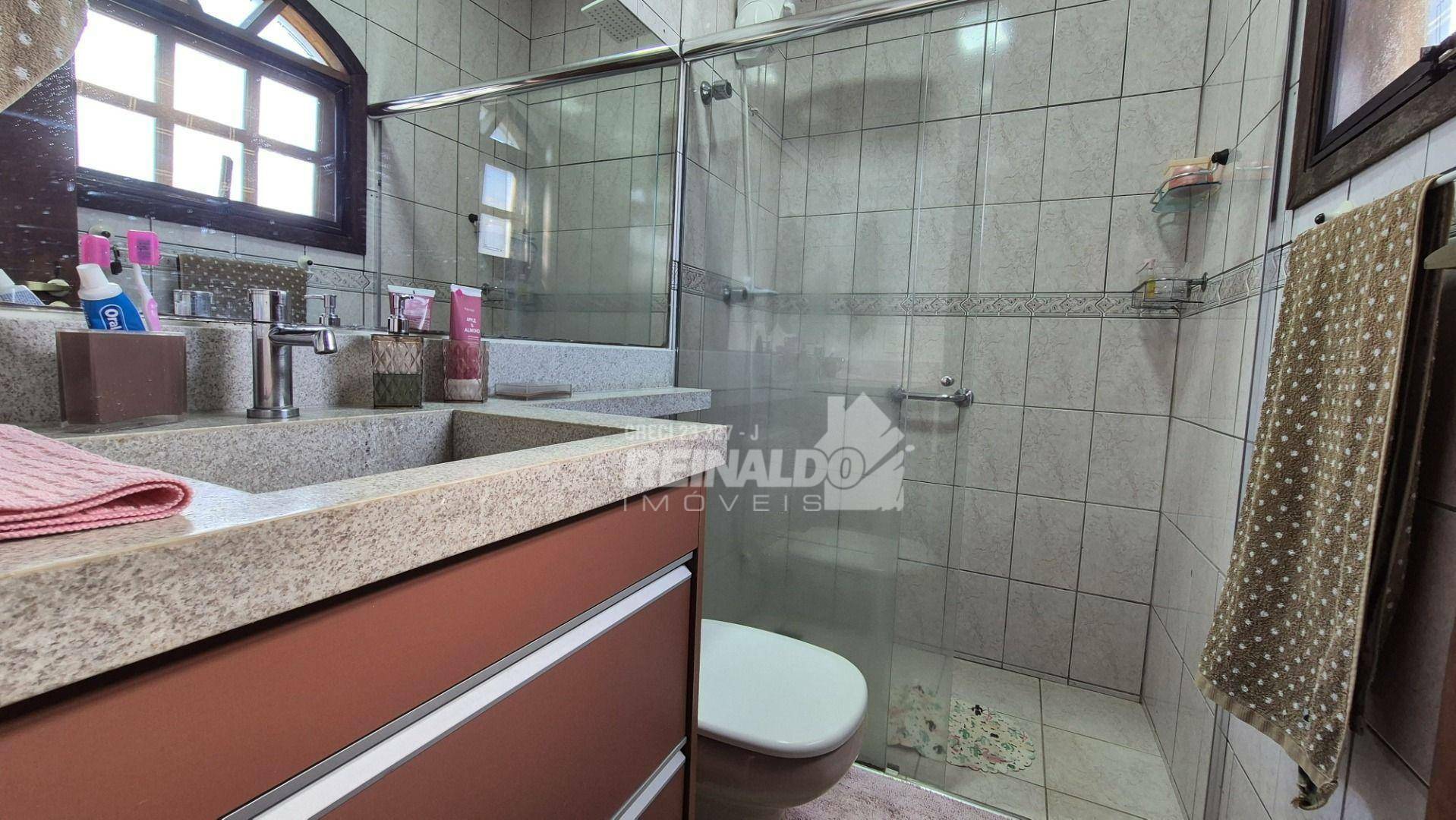 Casa de Condomínio para alugar com 4 quartos, 239m² - Foto 12