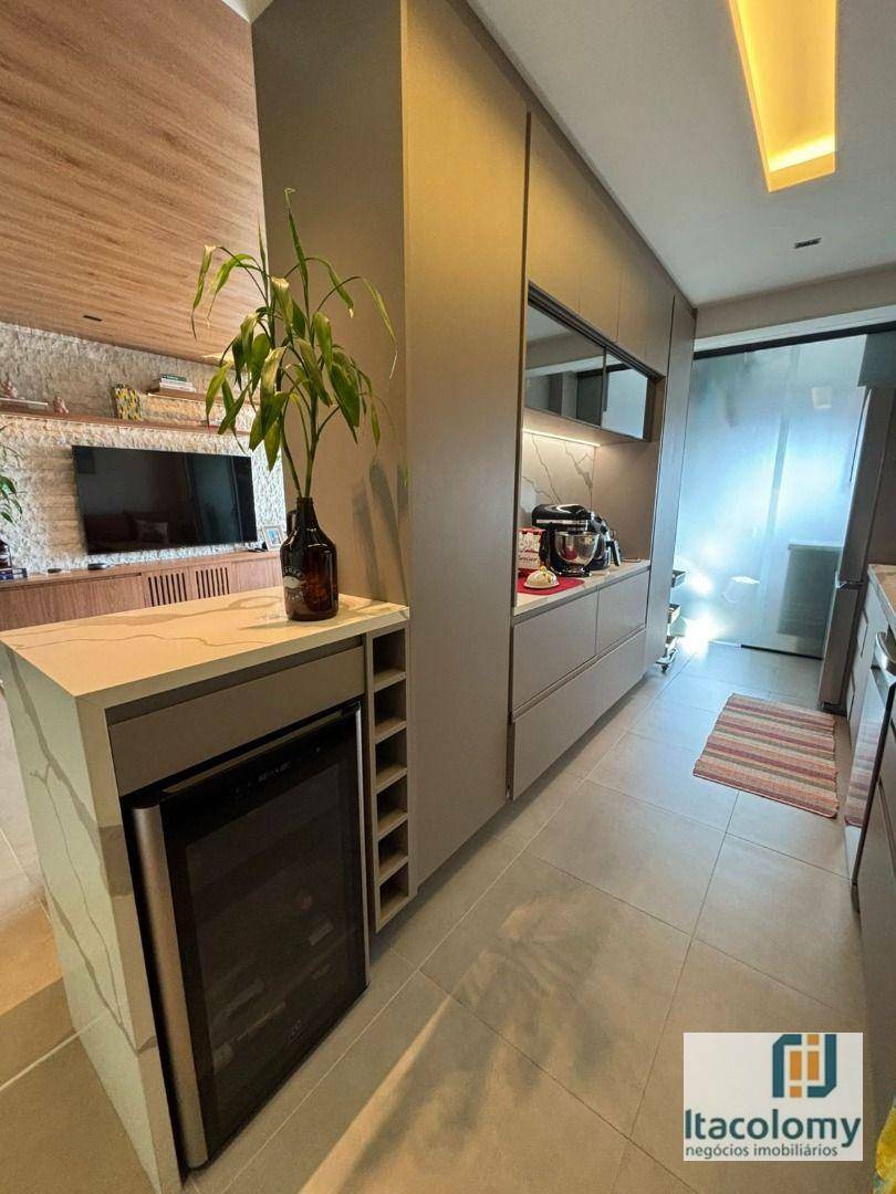 Apartamento à venda com 3 quartos, 123m² - Foto 19