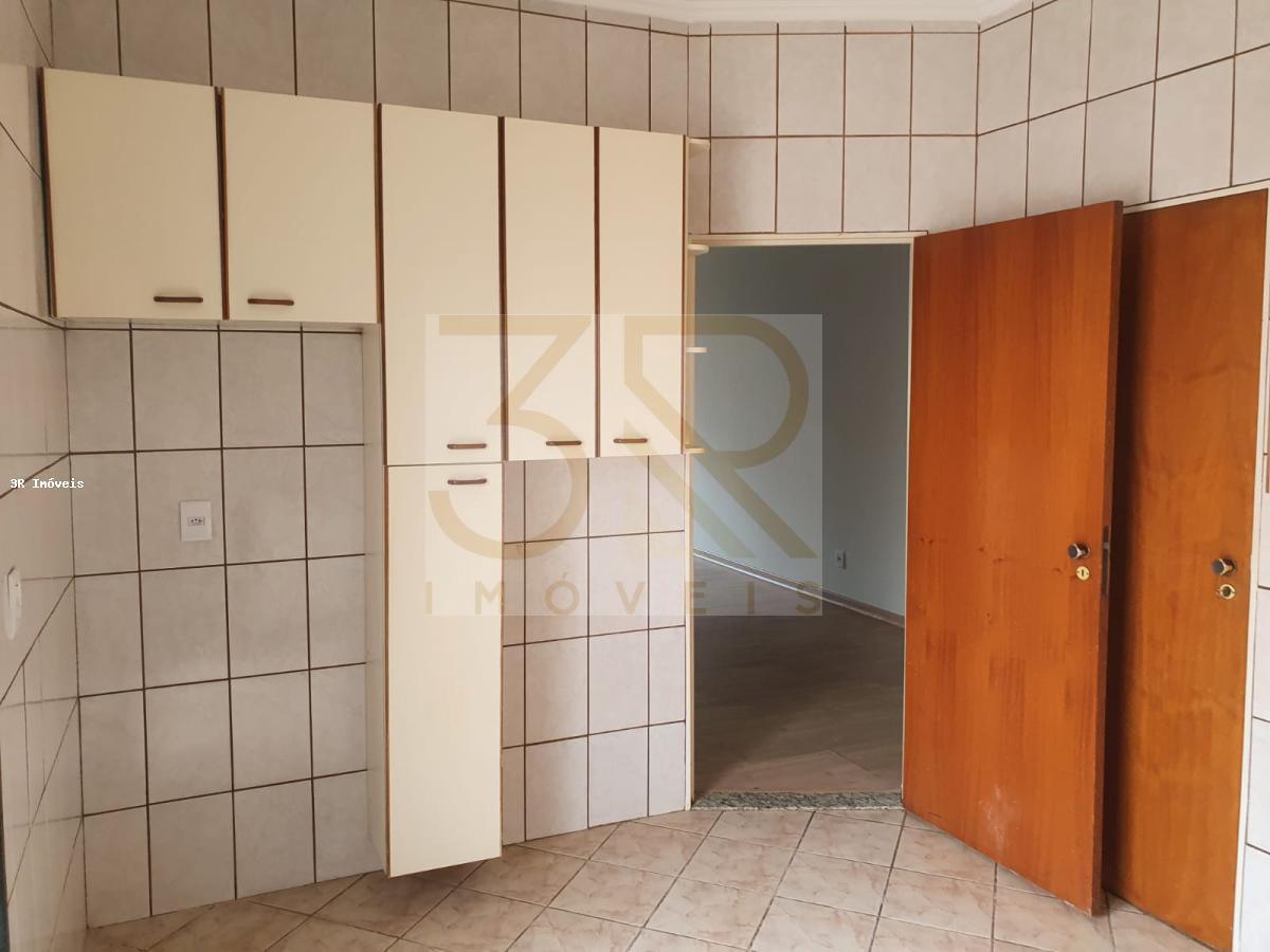 Apartamento à venda com 3 quartos, 94m² - Foto 9