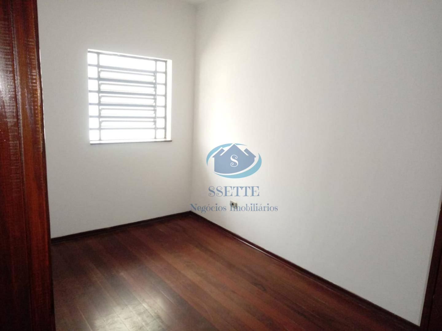 Casa para alugar com 2 quartos, 180m² - Foto 26