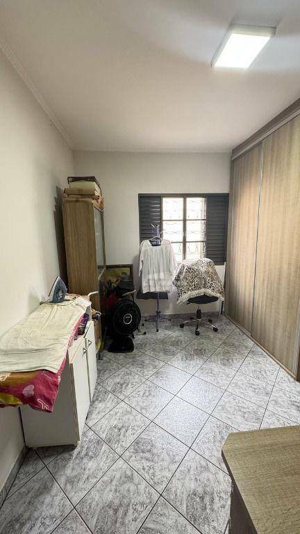 Casa à venda com 3 quartos, 155m² - Foto 14
