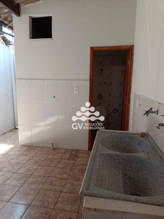 Casa à venda com 2 quartos, 180m² - Foto 23