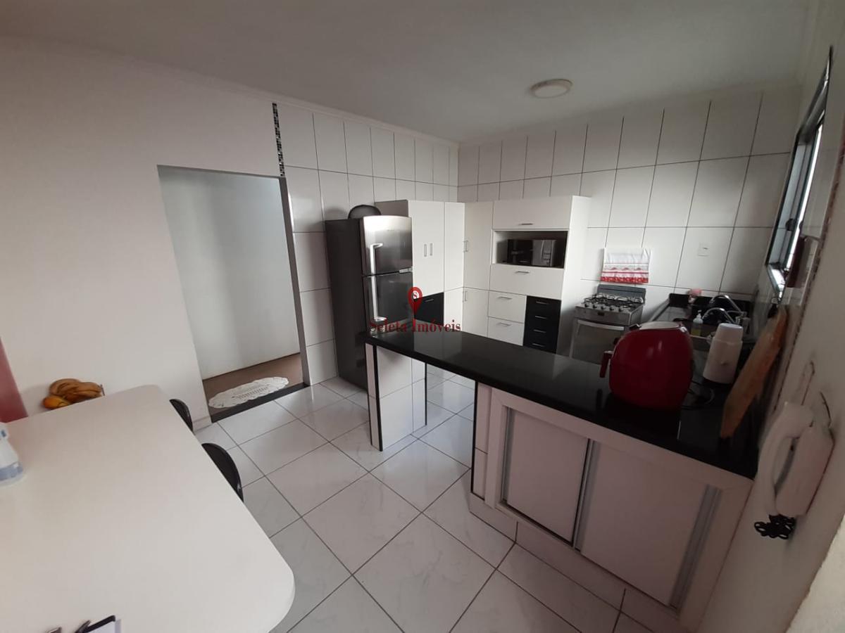 Casa à venda com 3 quartos, 191m² - Foto 1