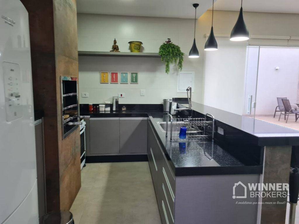 Sobrado, 3 quartos, 270 m² - Foto 2