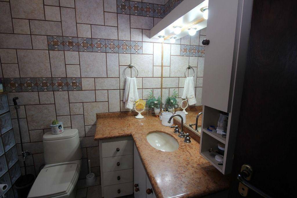 Sobrado à venda com 4 quartos, 290m² - Foto 45