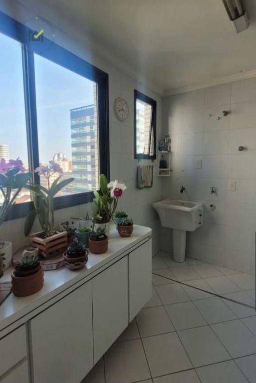 Apartamento à venda com 3 quartos, 150m² - Foto 9