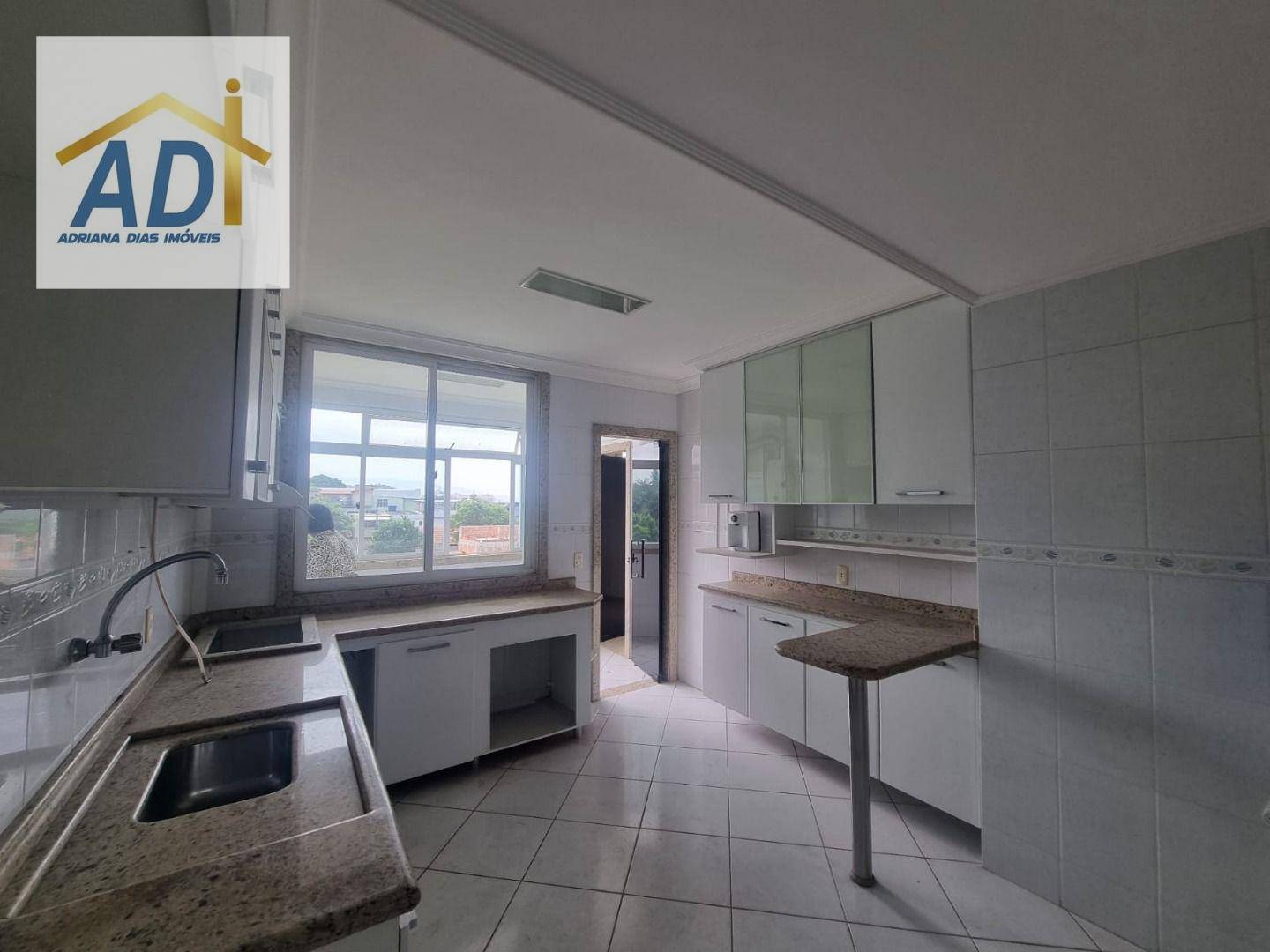 Apartamento à venda com 3 quartos, 145m² - Foto 26