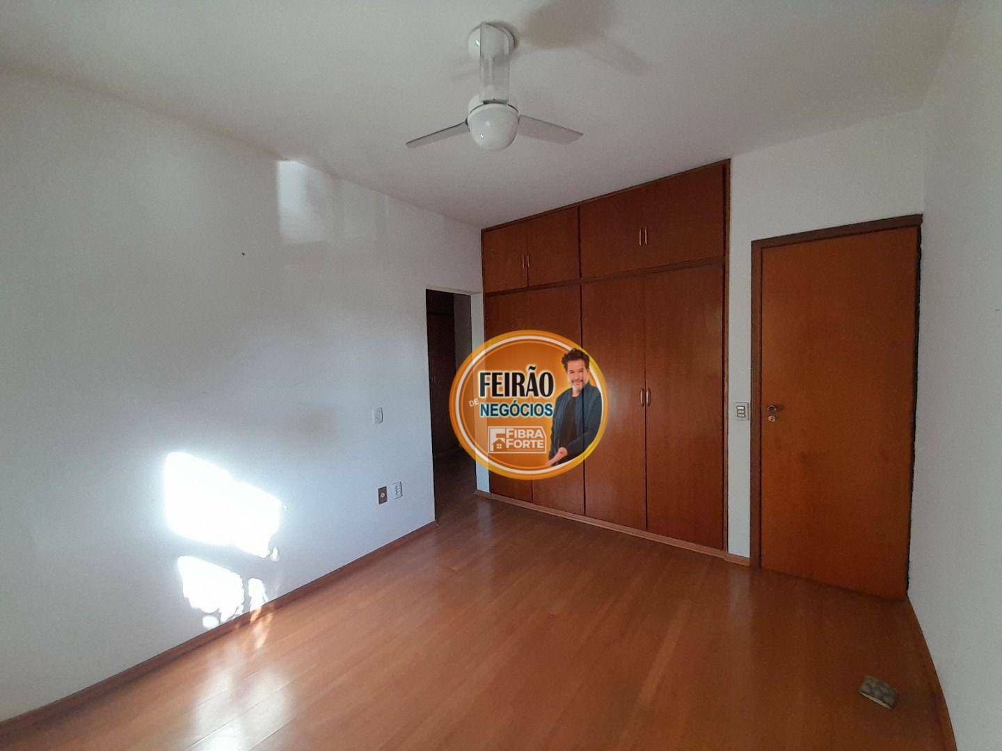 Casa de Condomínio à venda com 5 quartos, 290m² - Foto 28