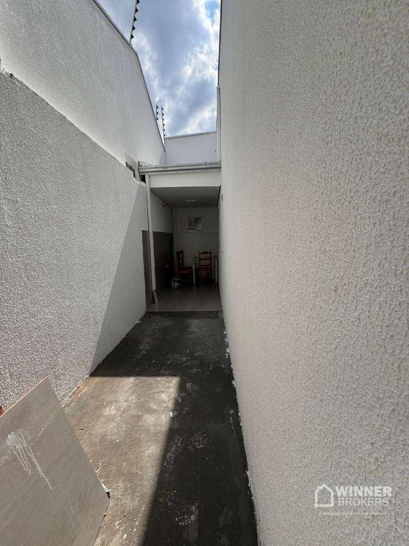 Casa à venda com 3 quartos, 180m² - Foto 11