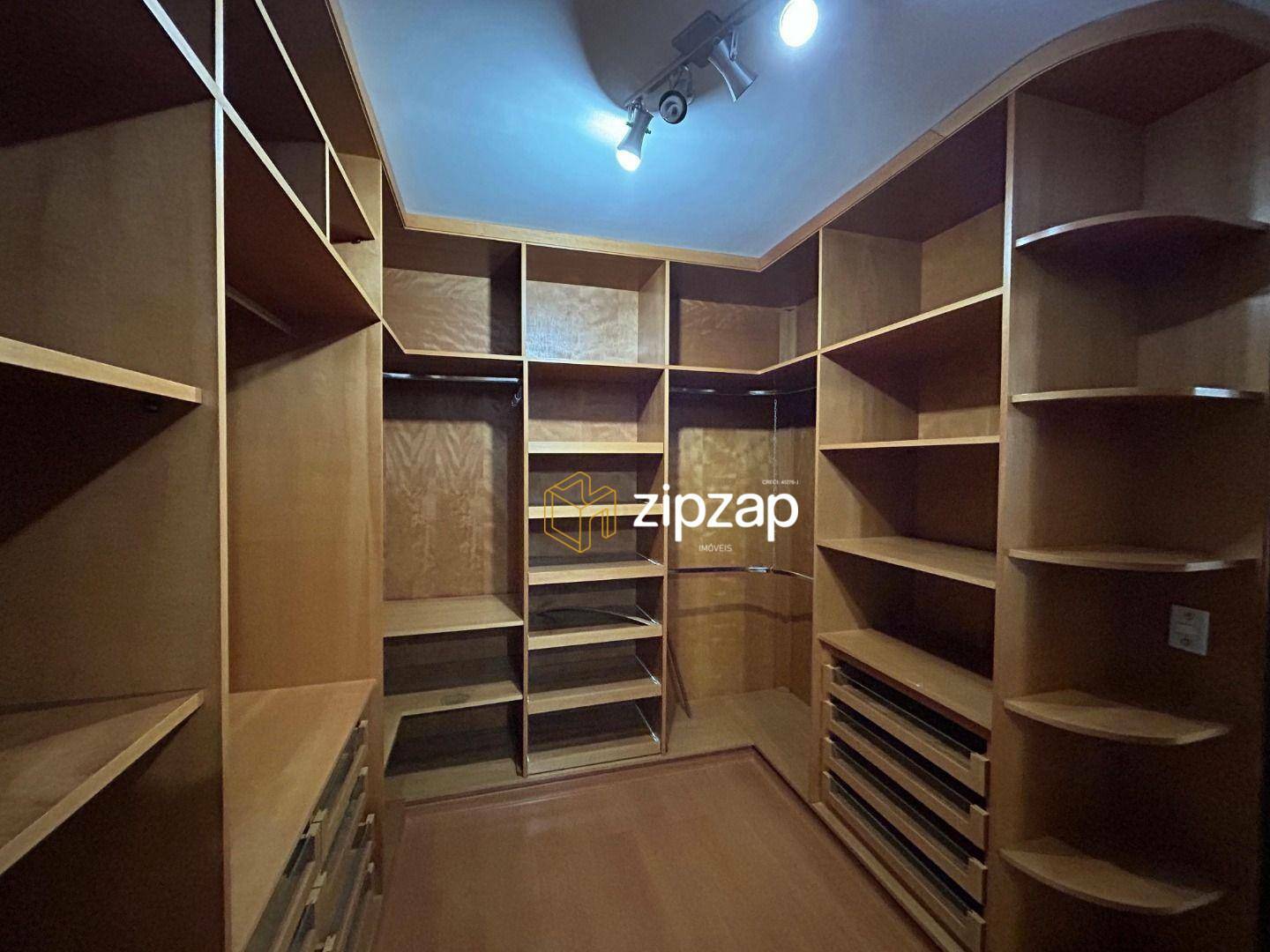 Casa à venda com 3 quartos, 243m² - Foto 32