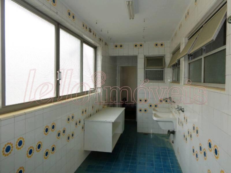 Apartamento para alugar com 3 quartos, 250m² - Foto 17