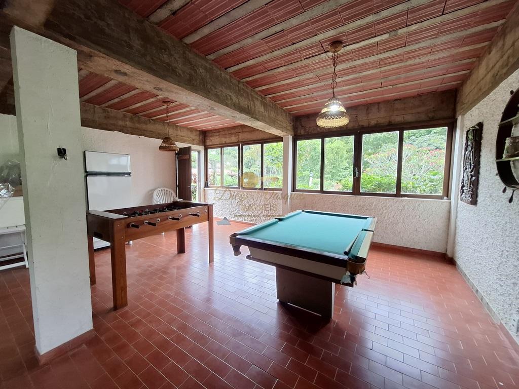 Casa à venda com 5 quartos, 2255m² - Foto 25