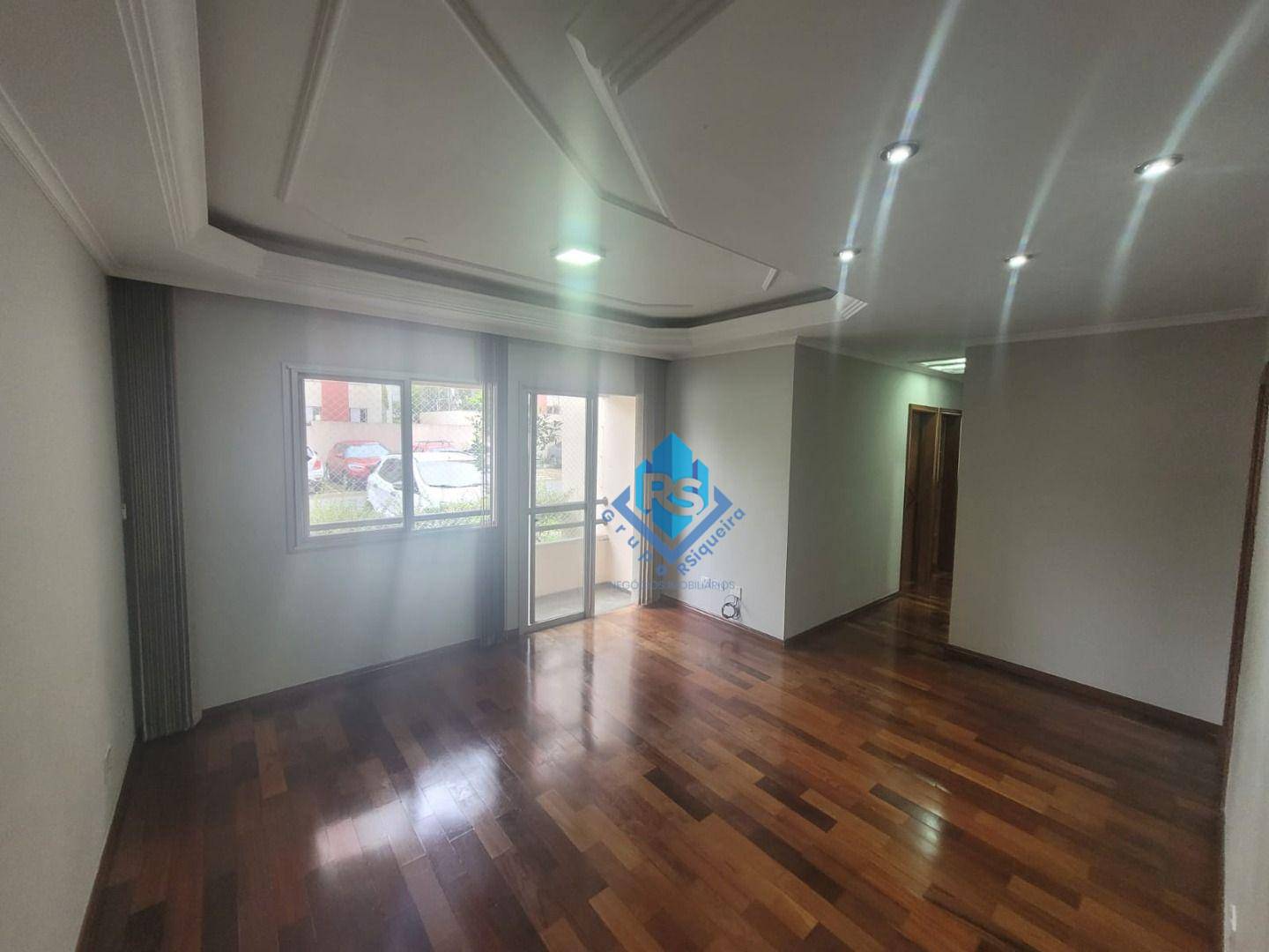 Apartamento à venda com 3 quartos, 70m² - Foto 1