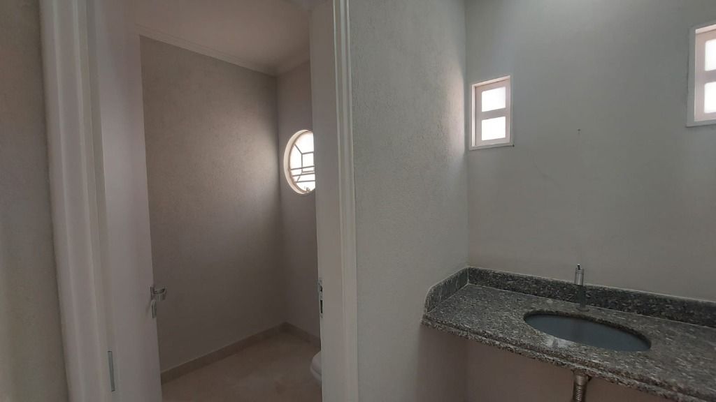 Casa à venda com 3 quartos, 200m² - Foto 4