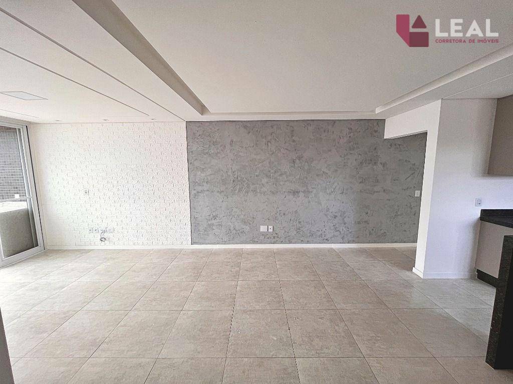 Apartamento à venda com 3 quartos, 105m² - Foto 3