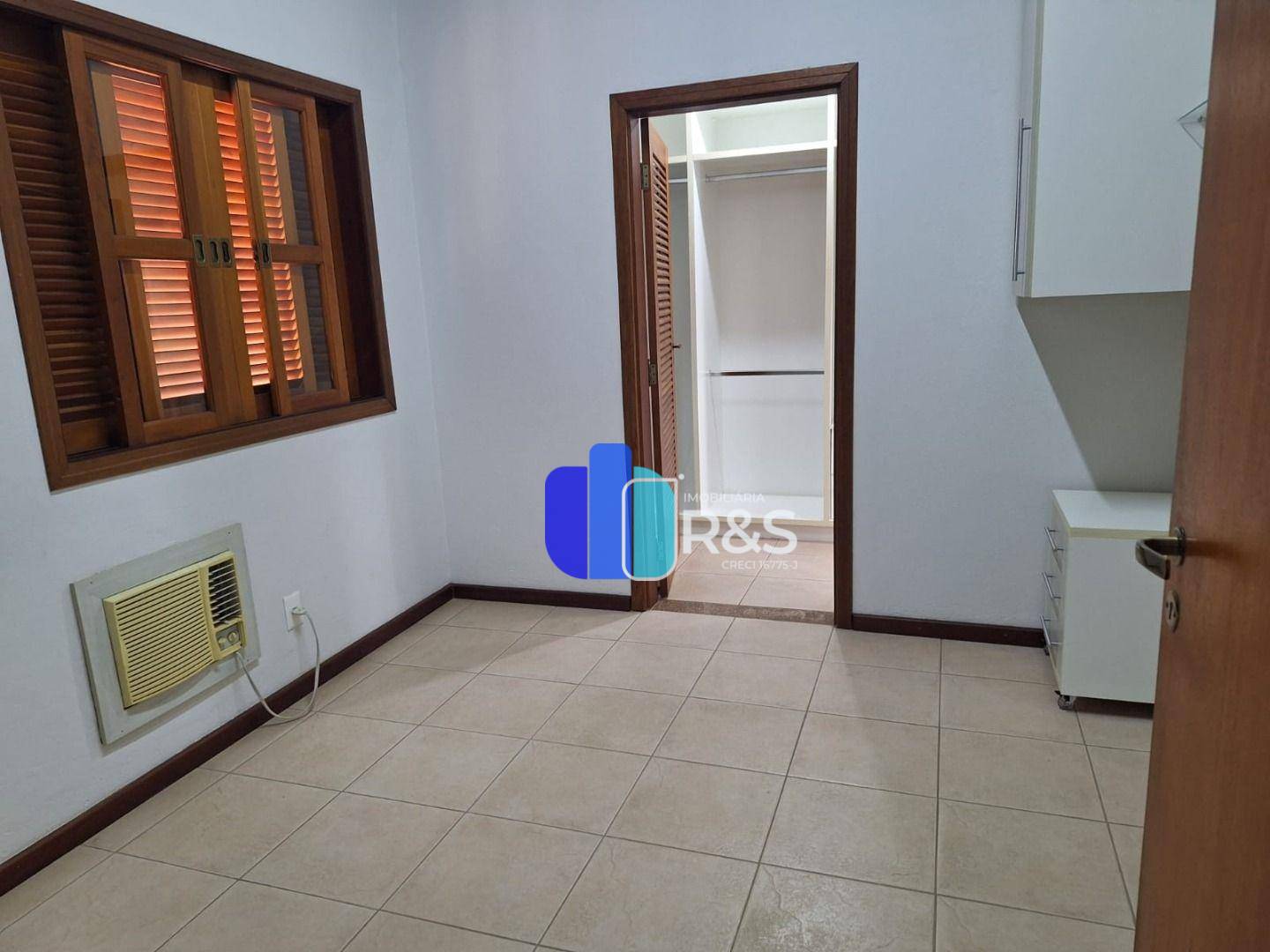 Casa de Condomínio à venda e aluguel com 3 quartos, 263m² - Foto 8