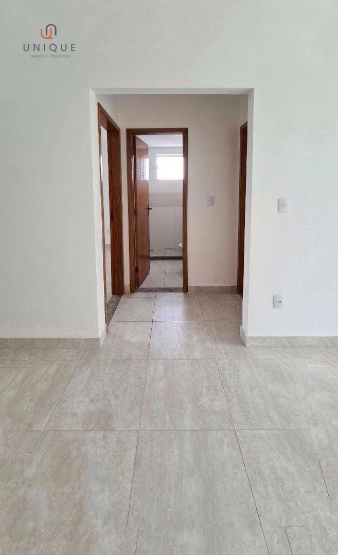 Apartamento à venda com 2 quartos, 6715m² - Foto 3