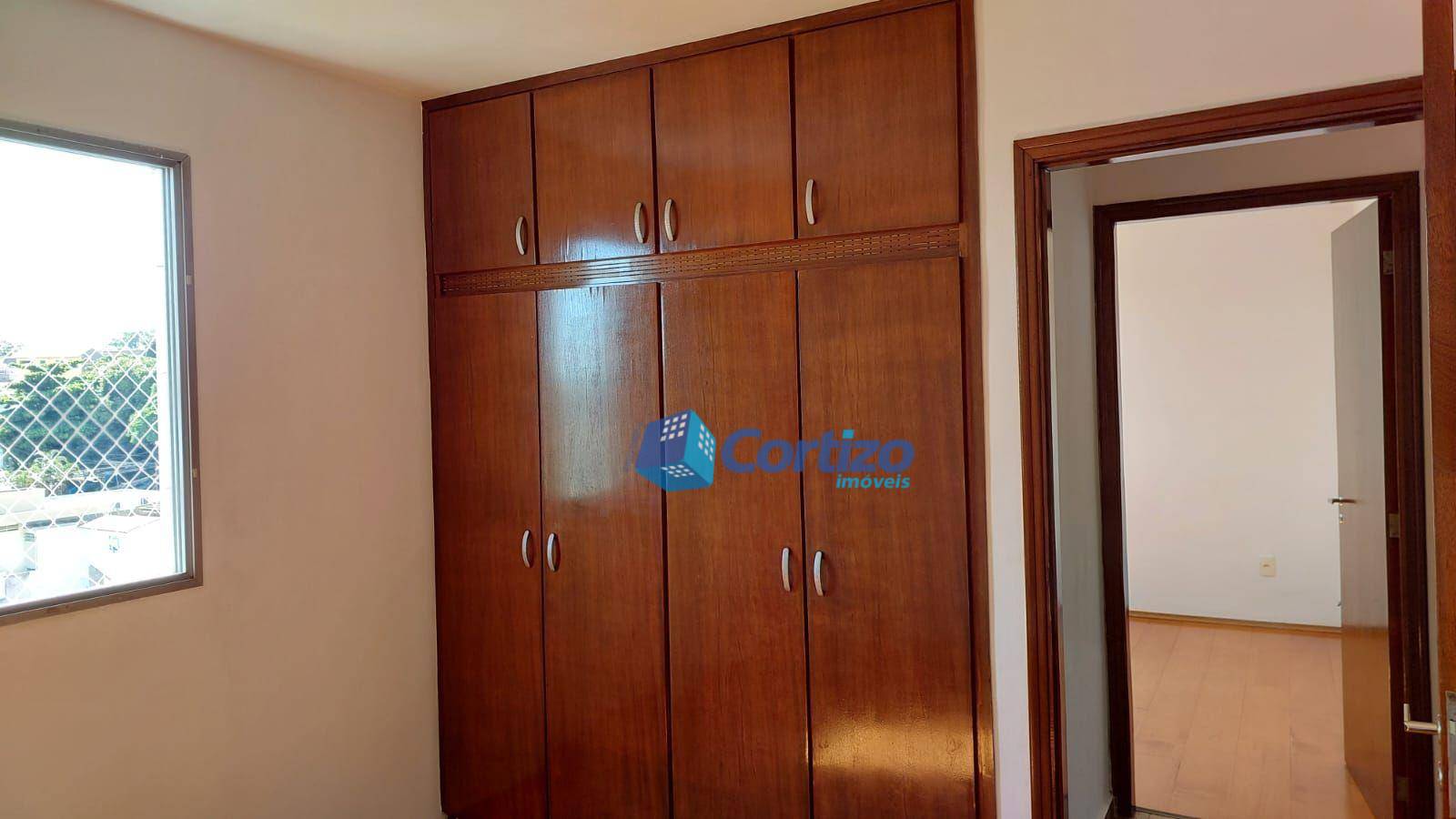 Apartamento à venda e aluguel com 3 quartos, 92m² - Foto 3