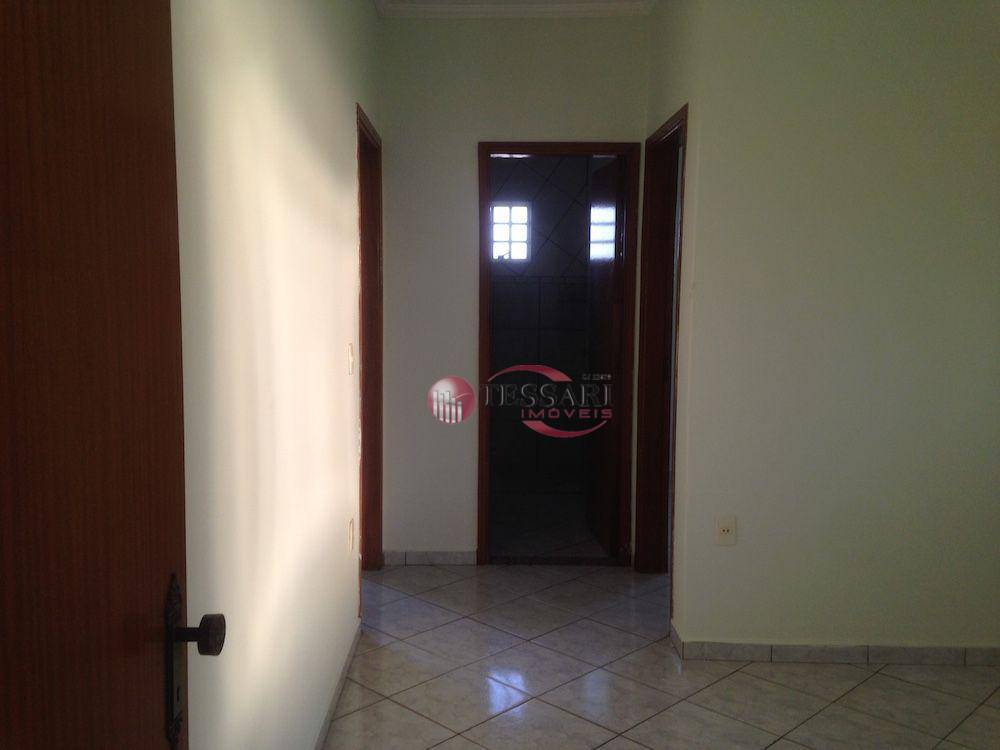 Casa para alugar com 3 quartos, 180m² - Foto 19