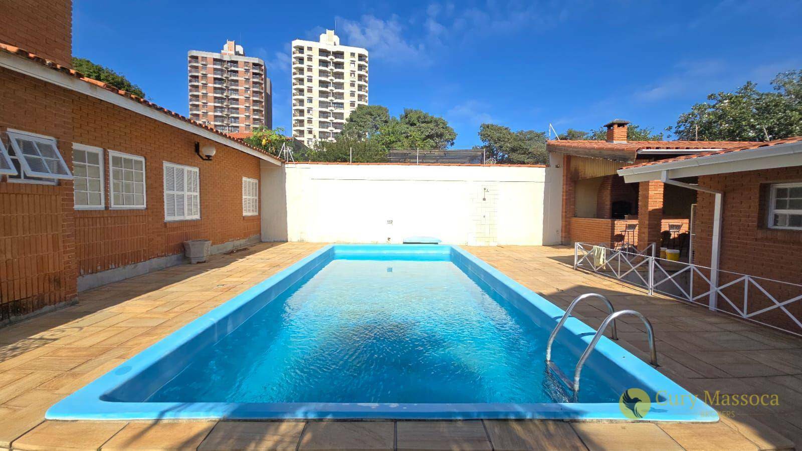 Casa à venda e aluguel com 3 quartos, 386m² - Foto 3