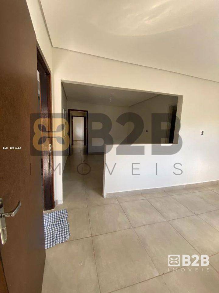 Casa à venda com 2 quartos, 139m² - Foto 1