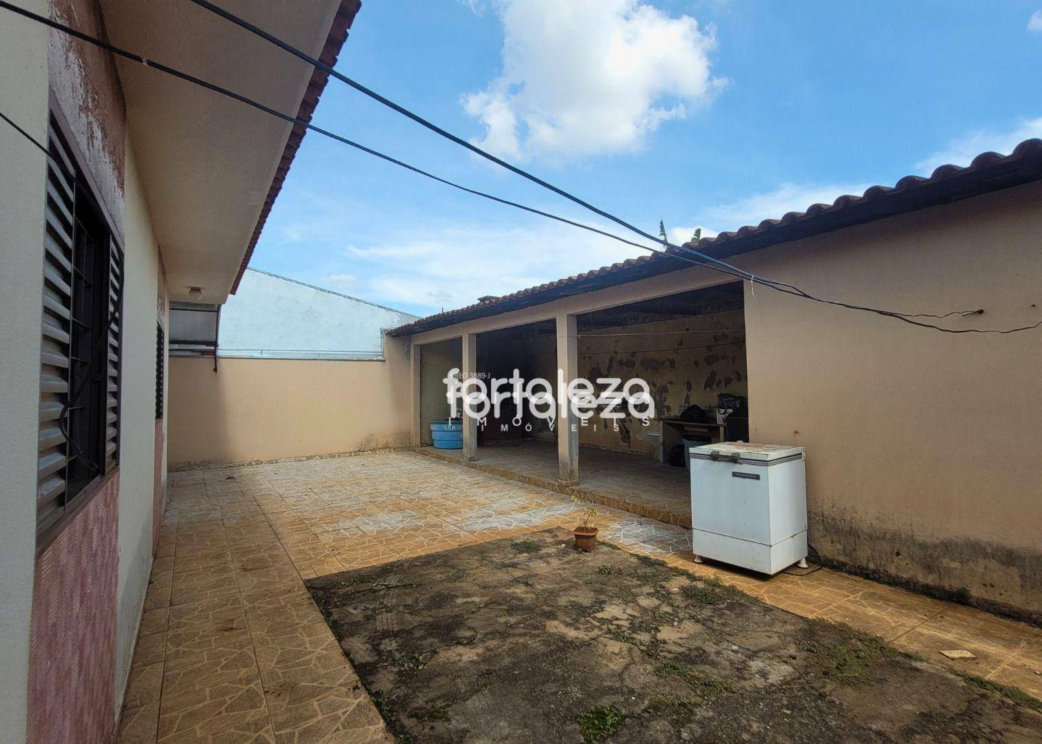 Casa à venda com 3 quartos, 140m² - Foto 3