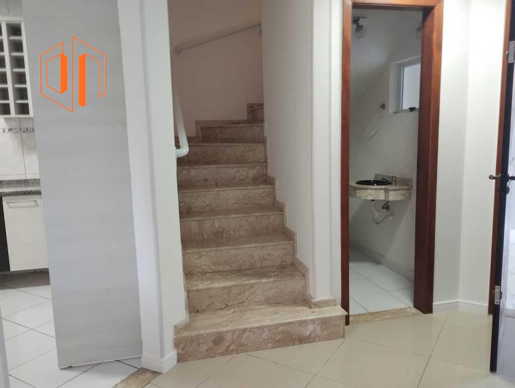 Sobrado à venda com 3 quartos, 170m² - Foto 4