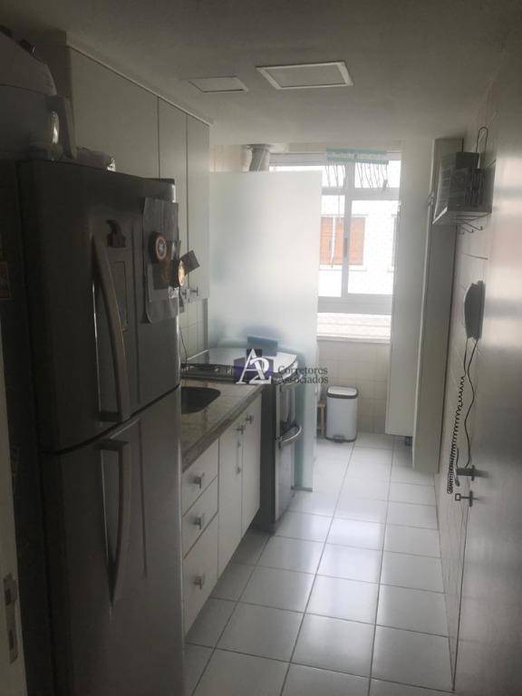 Apartamento à venda com 2 quartos, 60m² - Foto 12