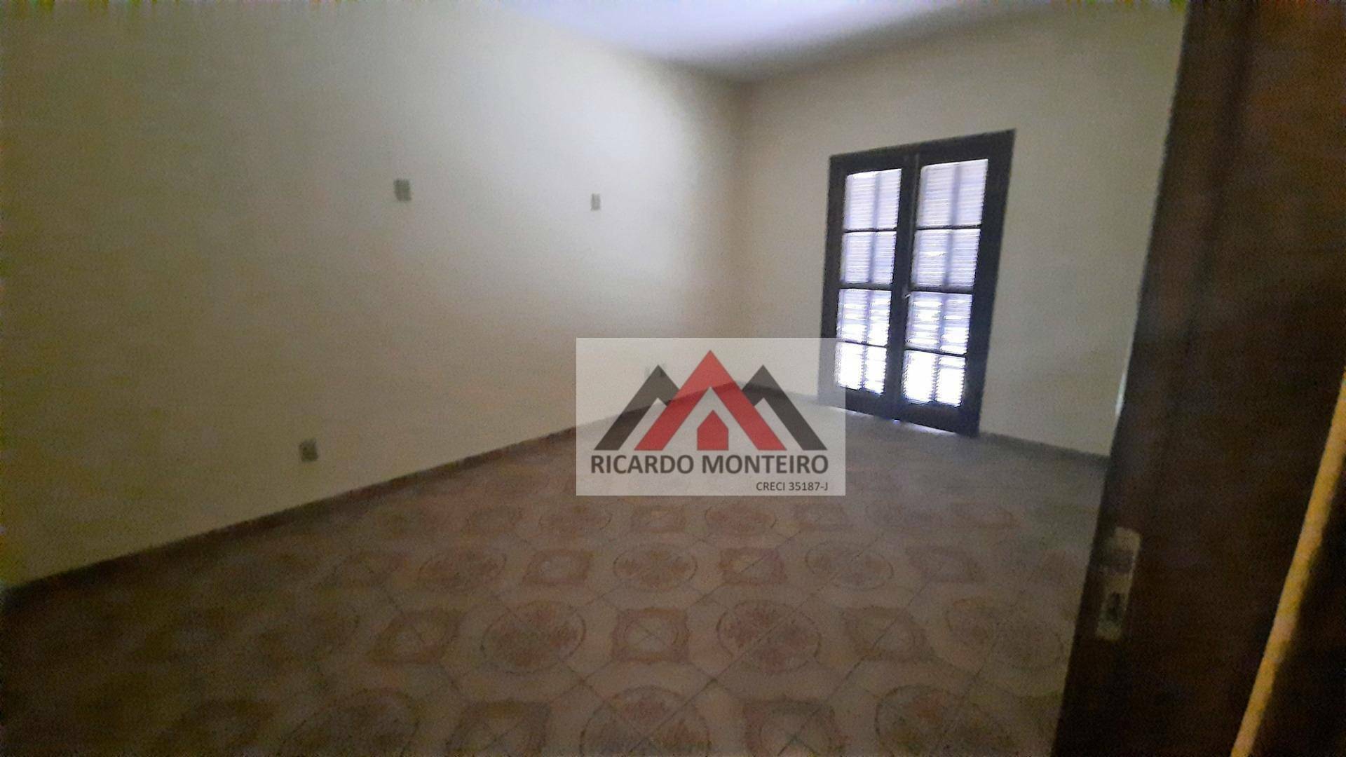 Casa à venda e aluguel com 6 quartos, 199m² - Foto 9